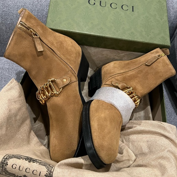 NEW in box. Gucci brown suede boots - Picture 9 of 16